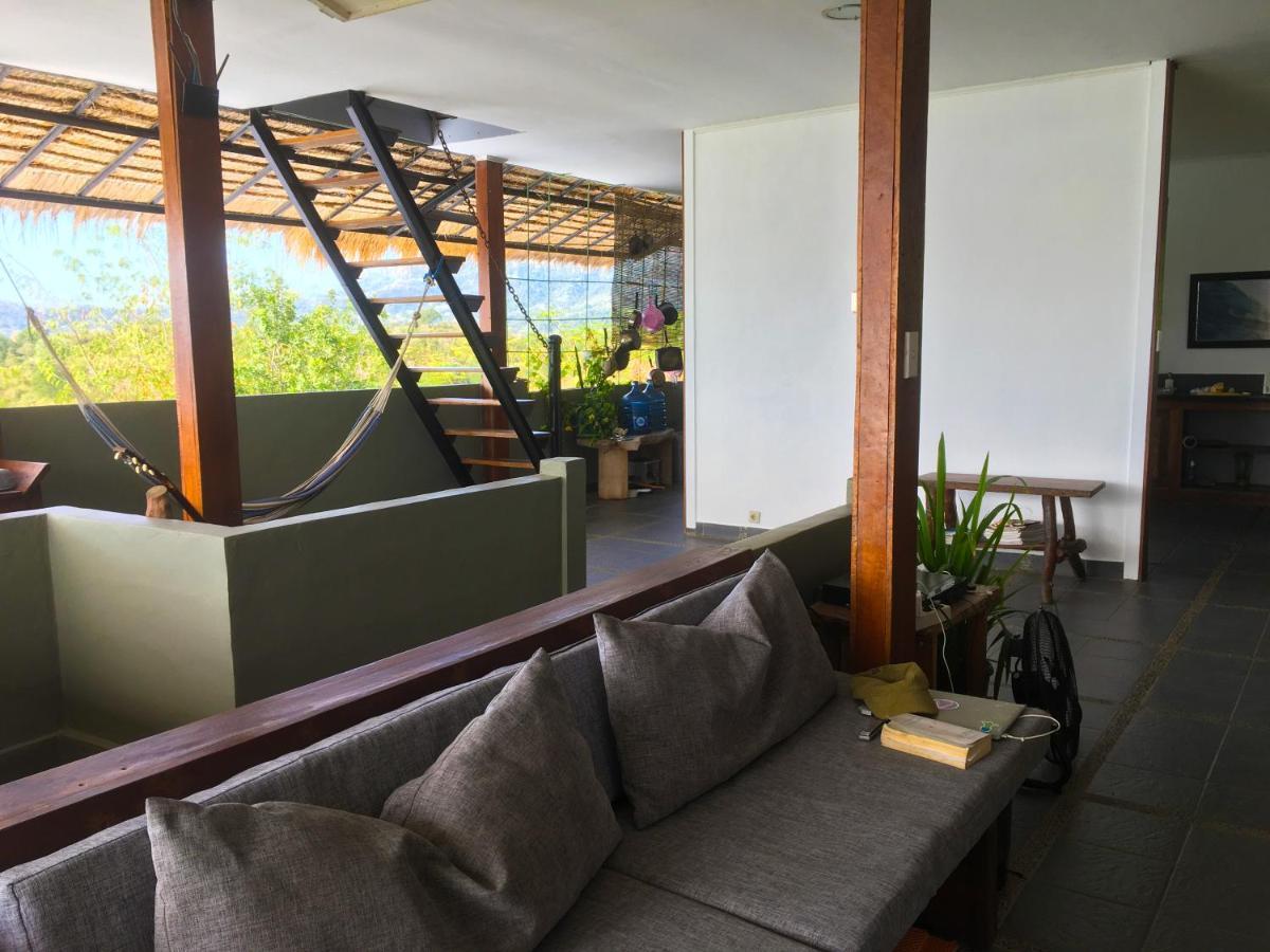 Merdeka House Maluk Esterno foto