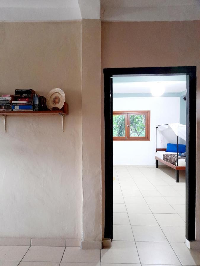 Merdeka House Maluk Esterno foto