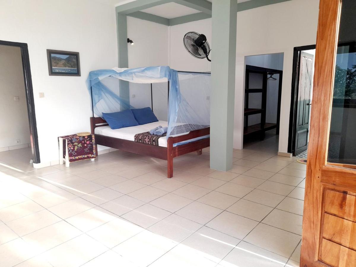 Merdeka House Maluk Esterno foto