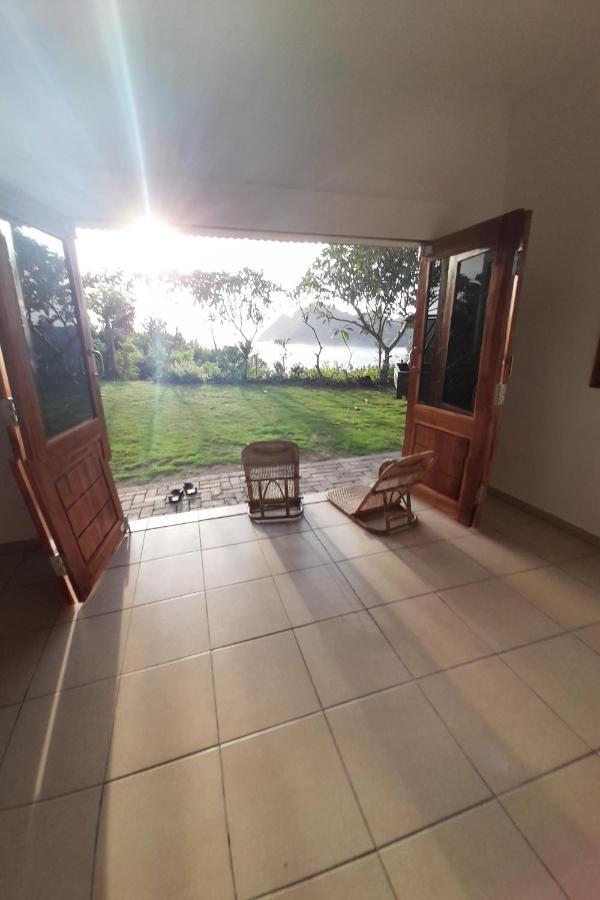 Merdeka House Maluk Esterno foto