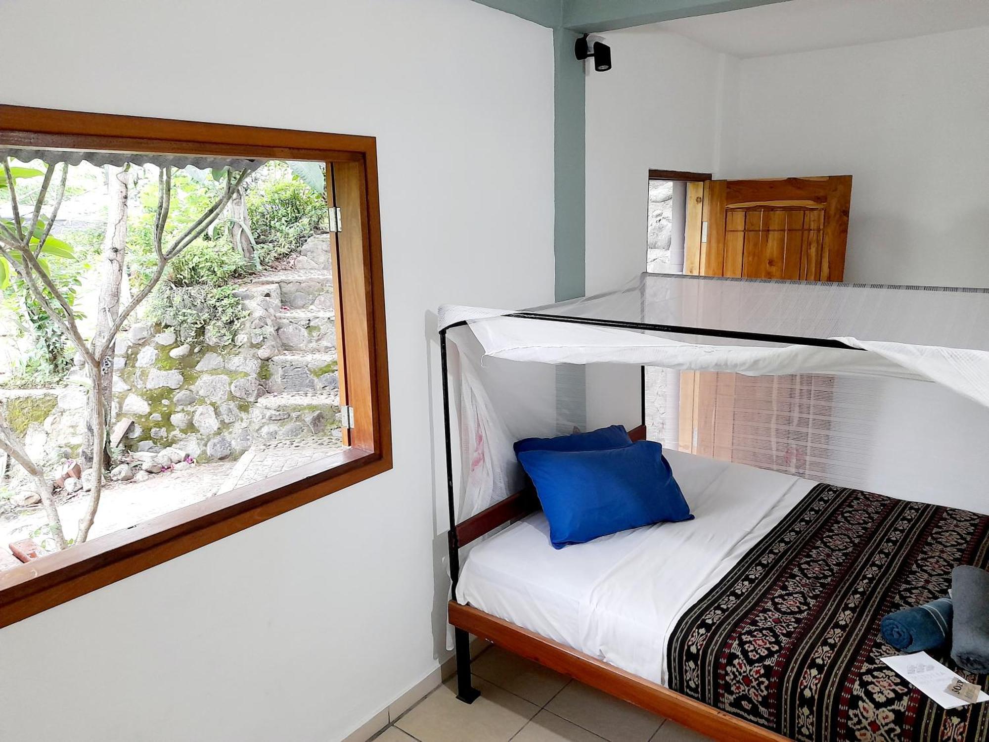 Merdeka House Maluk Camera foto